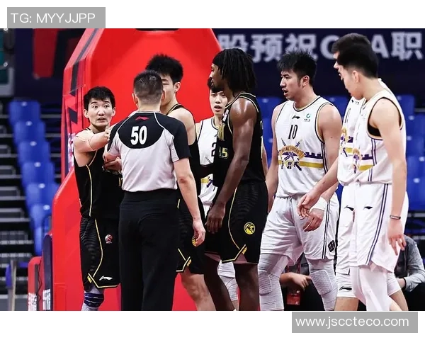 孙铭徽：从青涩新星到国家队核心的成长之路与篮球梦想